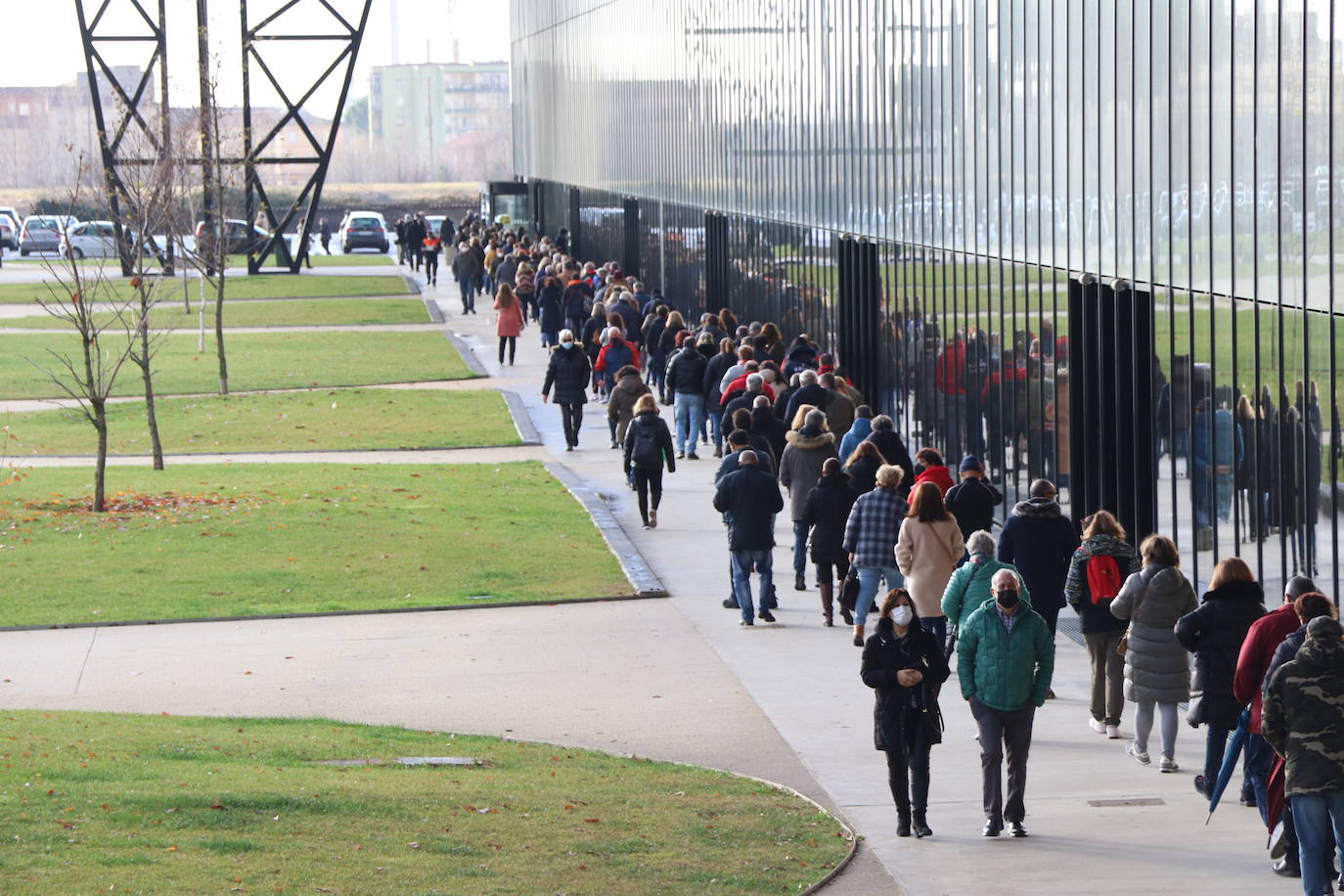 Los leoneses acuden a los nuevos llamamientos masivos de Sanidad-. 