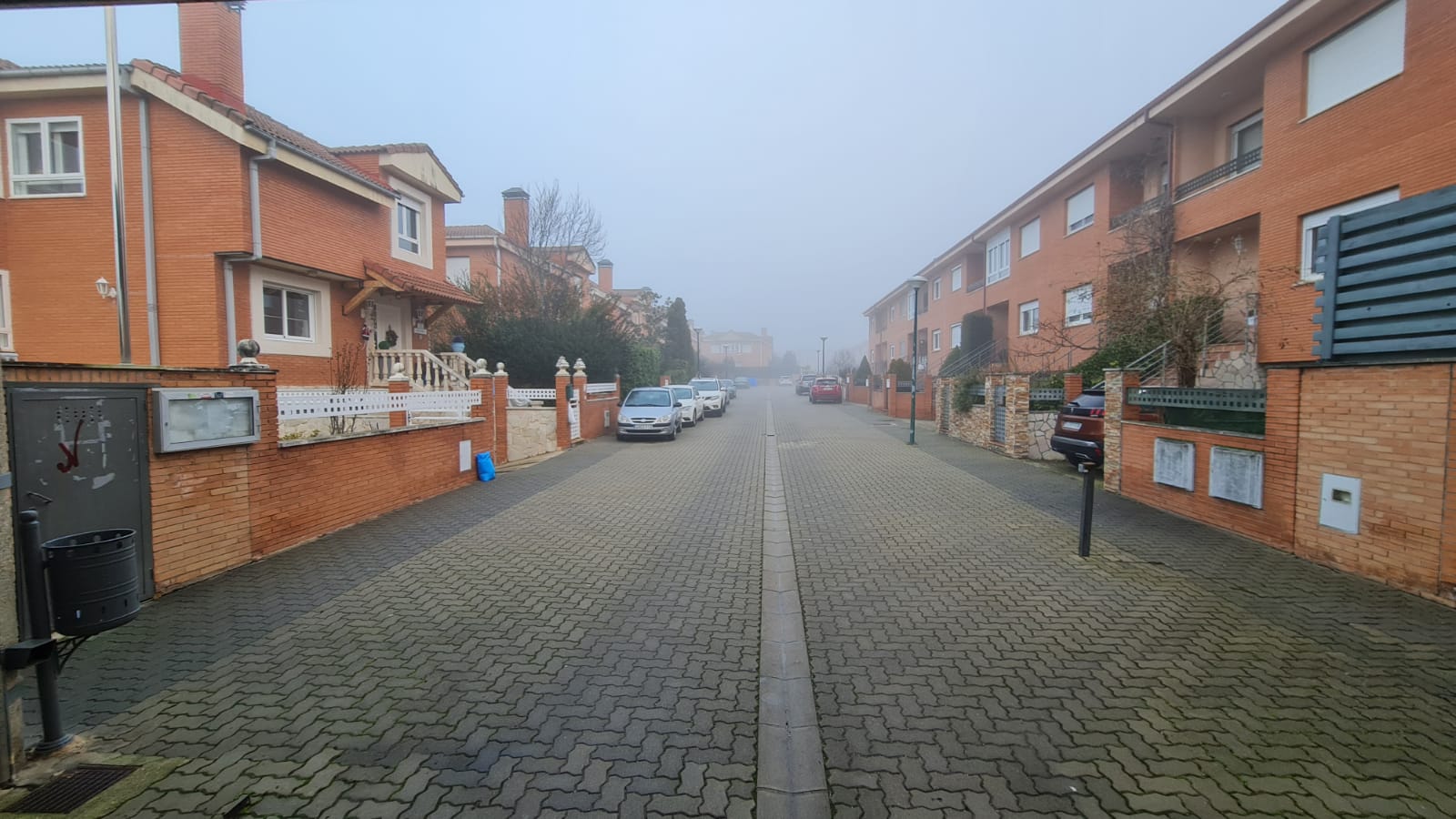 Los hechos ocurrieron en la urbanización El Soto, en Carbajal de la Legua, y las unidades sanitarias solo pudieron confirmar la muerte de los tres ocupantes de la vivienda.