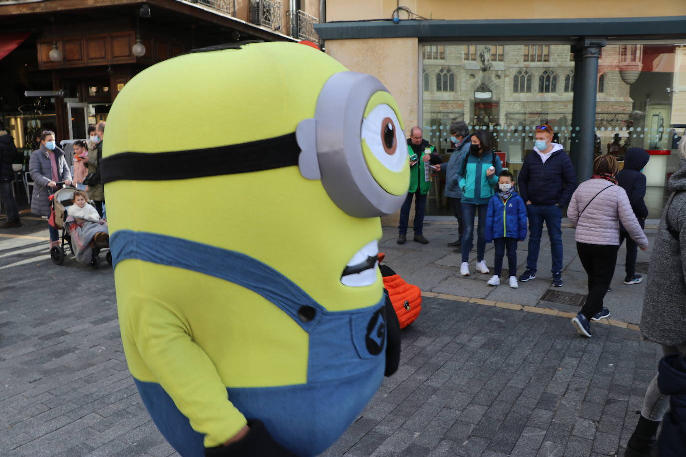Casi una decena de ídolos de los más pequeños han vivido una jornada de ilusión por el centro de la capital.