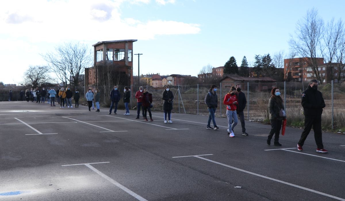 El Palacio de Exposiciones de León sigue siendo el 'fortín' leonés contra la covid-19, con la vacunación de menores y el cribado masivo como grandes 'armas' contra la pandemia