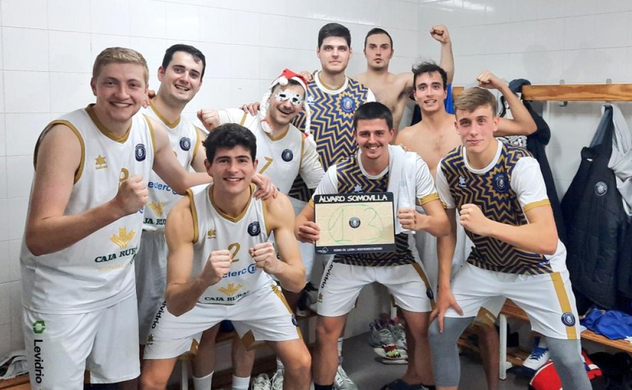 Los jugadores de Reino de León celebran la victoria.