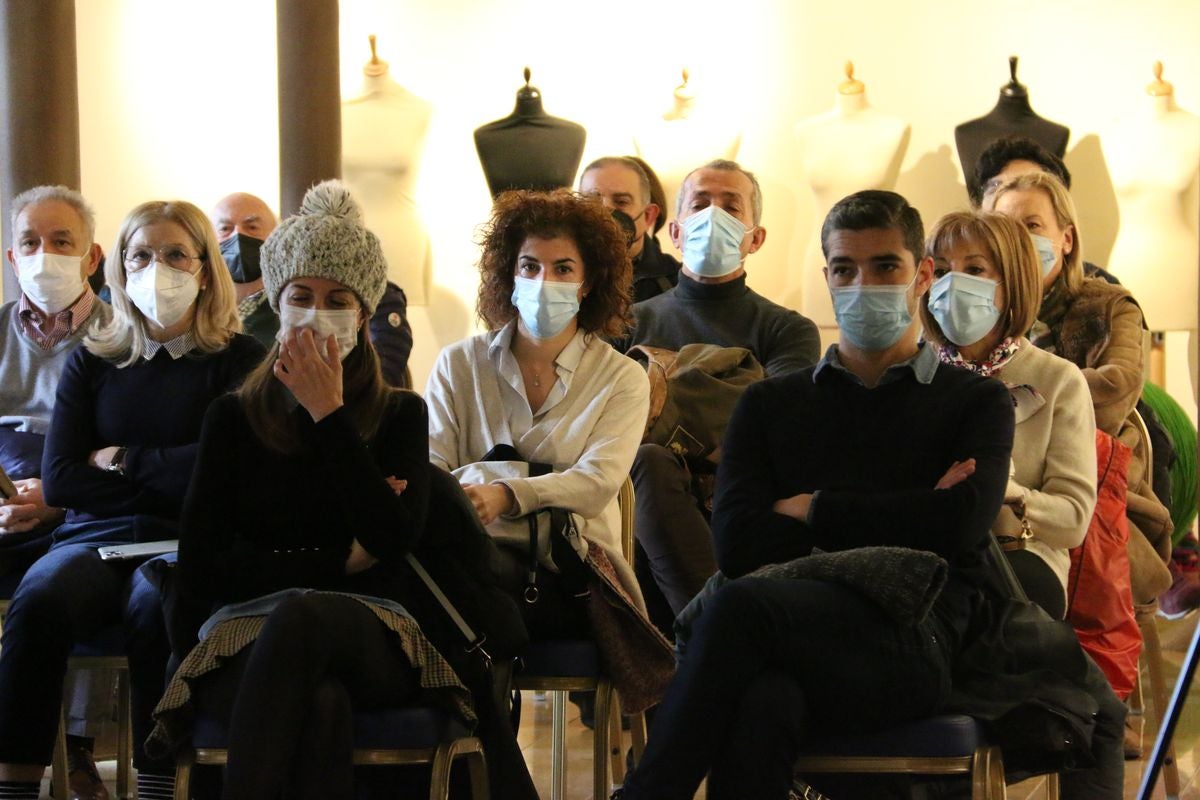 El Museo Casa Botines Gaudí y la Fundación Eutherpe han organizado el concierto de Año Nuevo en el que han participado los pupilos del maestro italiano Vincenzo Balzani.