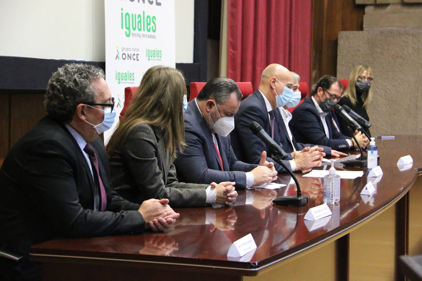 El centro hospitalario leonés será la imagen de cinco millones y medio de cupones el 12 de enero.