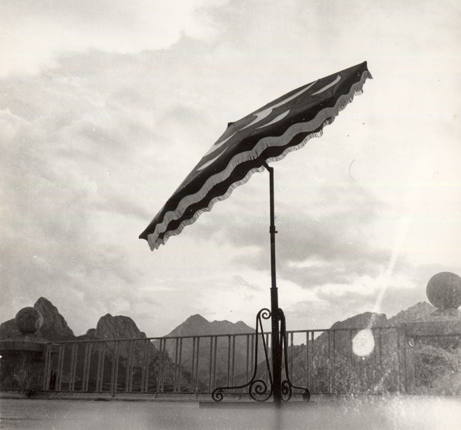 El antiguo Parador Nacional de Turismo de Riaño se inauguró oficialmente el 7 de julio de 1951 | Su lujo, desmesurado para la época, le convirtió en un poco de atracción social y económico y su influencia convirtió a su área de influencia en la 'pequeña Suiza' | Recuperarlo sigue siendo una deuda pendiente con la montaña de León. 