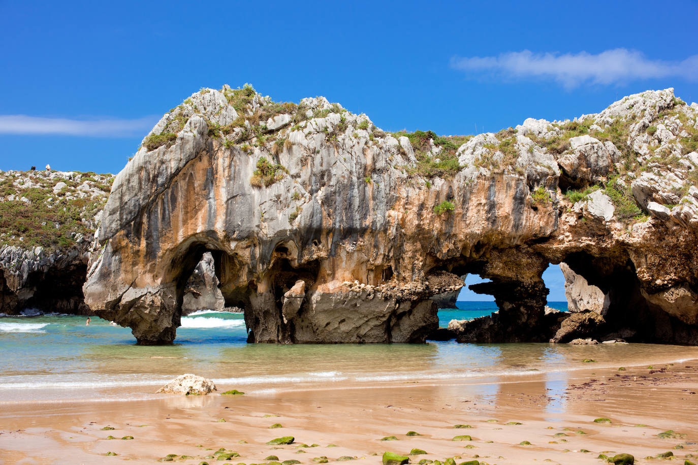 Cuevas del Mar (Asturias)