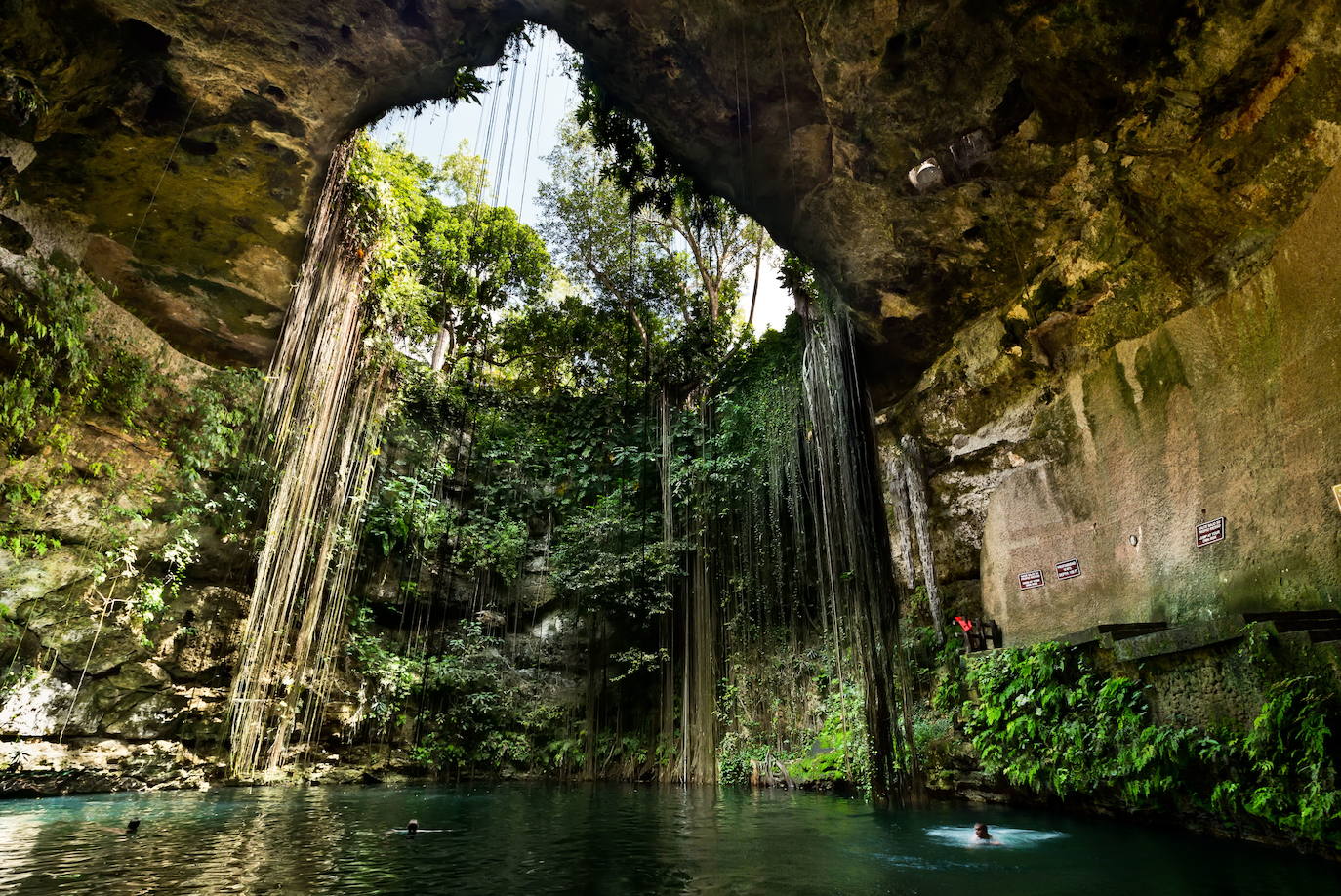 Cenote Ik-Kil (Yucatán, México)