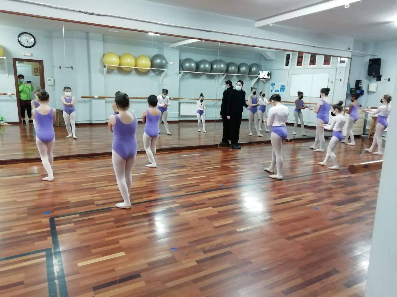 Los niños de la Escuela de Danza Coopelia de Ponferrada colaboran con el Ballet Imperial Ruso.