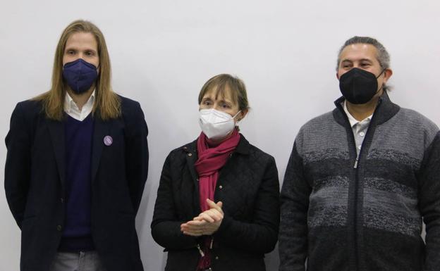 Pablo Fernández junto a Pilar González y Sixto Martínez, candidatos de Podemos a las Cortes de Castilla y León.