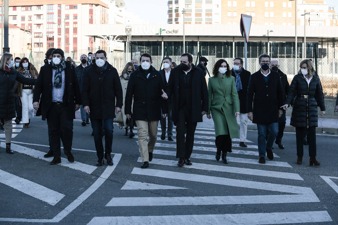 Celebración de la mesa 'Los Gobiernos del PP. Pensando en las personas',