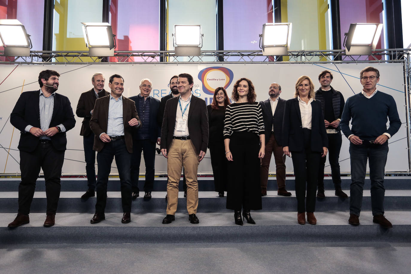 Celebración de la mesa 'Los Gobiernos del PP. Pensando en las personas',