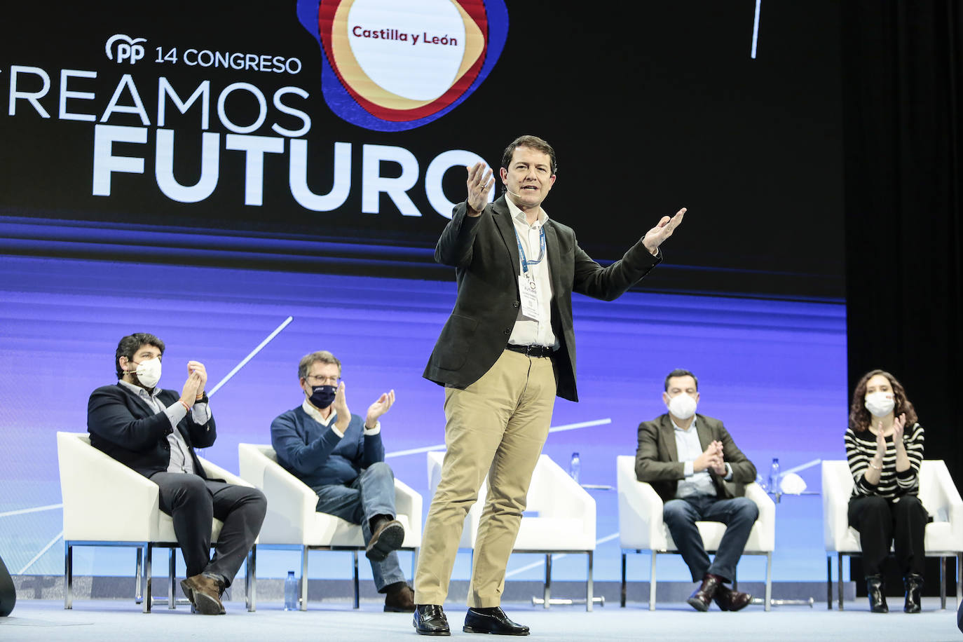 Celebración de la mesa 'Los Gobiernos del PP. Pensando en las personas',