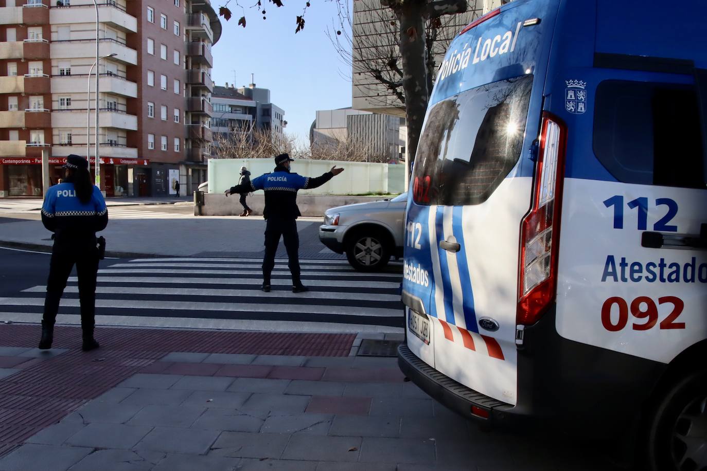 Una mujer ha sido atropellada por un turismo en esta vía en torno a las 10:45 horas del sábado, 15 de enero.