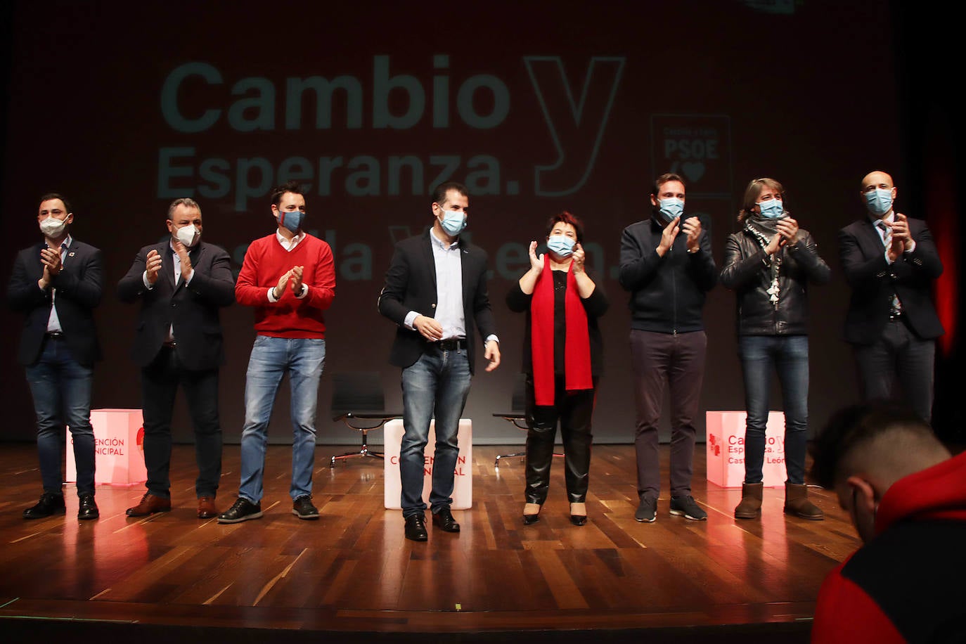 La vicesecretaria general del PSOECyL, Virginia Barcones, y el secretario general del PSOE de León, Alfonso Cendón, inauguran la Convención Municipal del PSOECyL.