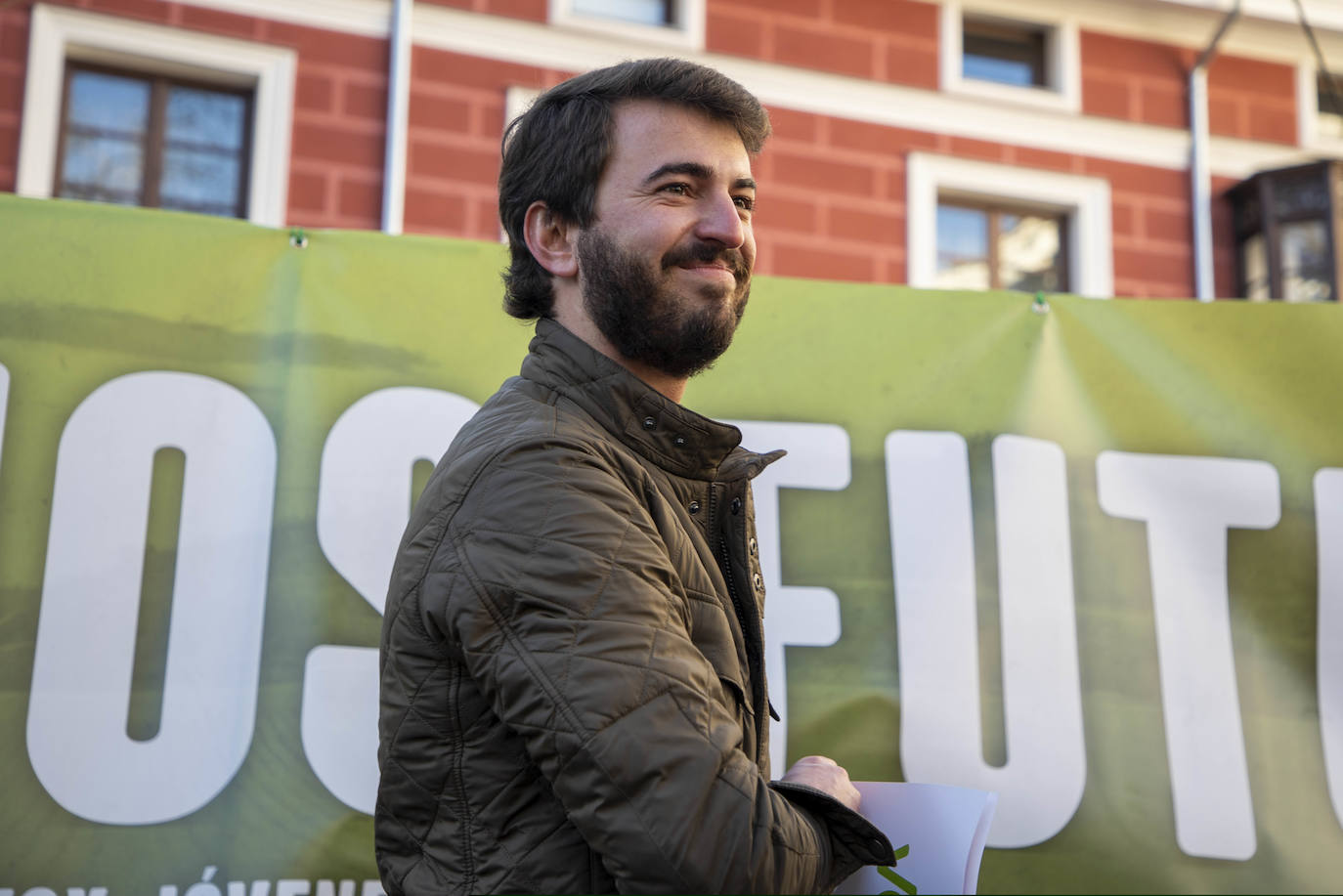 El presidente de Vox, Santiago Abascal; el secretario general, Javier Ortega-Smith, y el candidato a la Junta, Juan García-Gallardo, participan en el acto de presentación de candidaturas a las elecciones autonómicas a las Cortes.