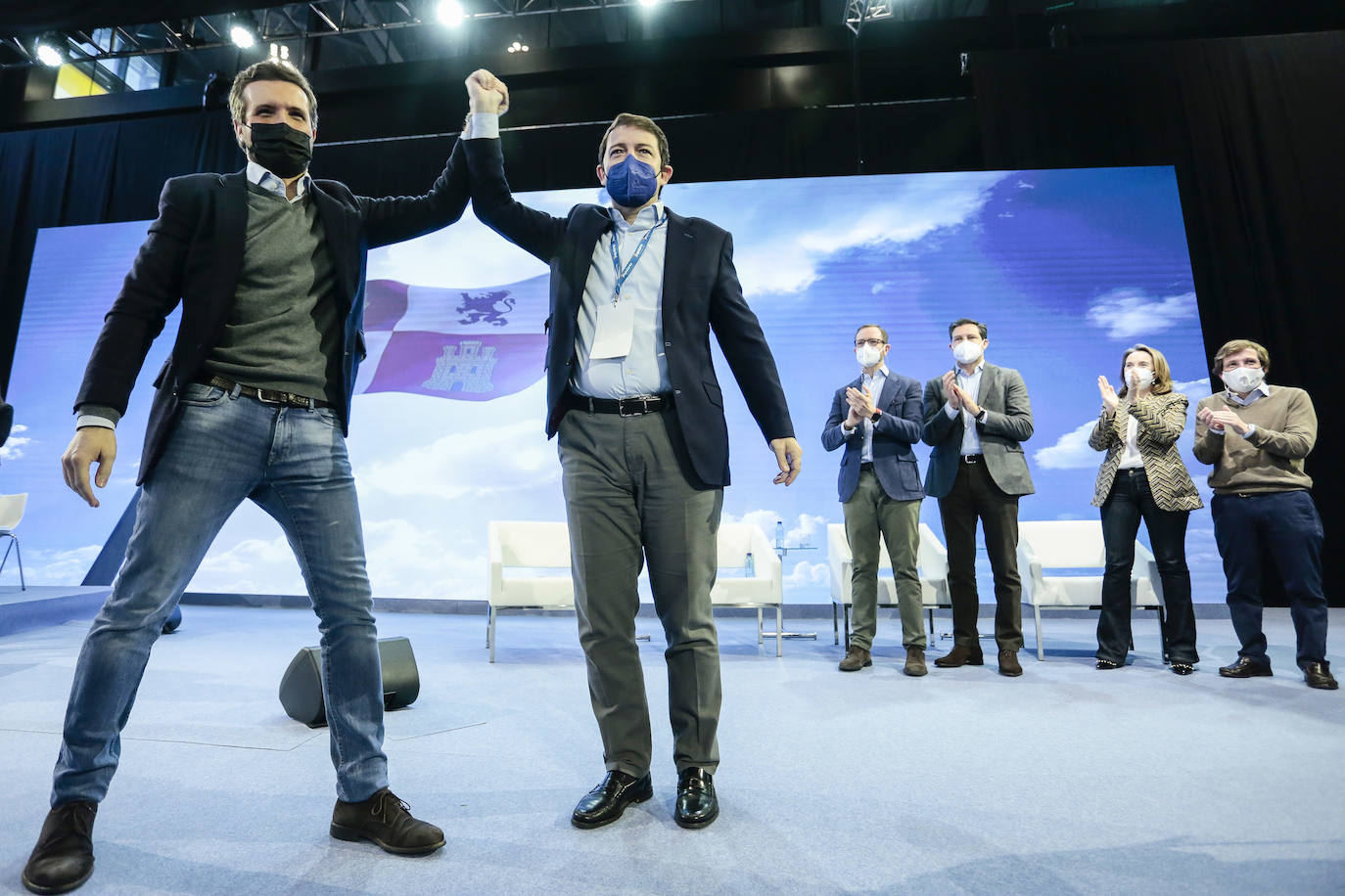 El presidente nacional de los populares, Pablo Casado, asiste a la última jornada del congreso donde saldrá elegido Mañueco.