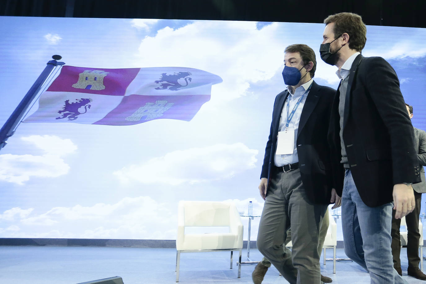 El presidente nacional de los populares, Pablo Casado, asiste a la última jornada del congreso donde saldrá elegido Mañueco.