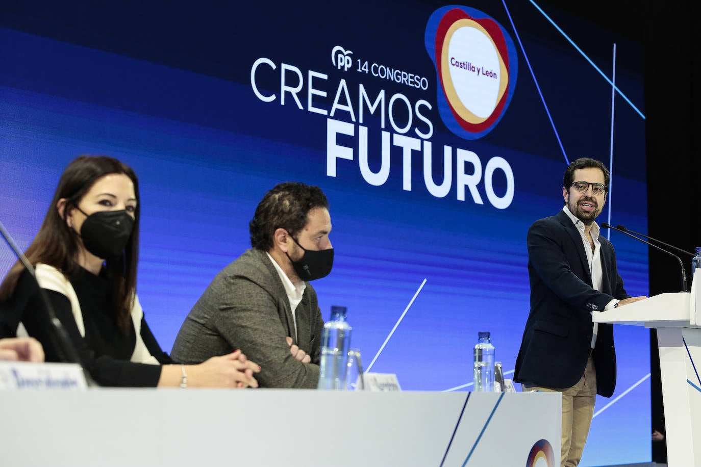 El presidente nacional de los populares, Pablo Casado, asiste a la última jornada del congreso donde saldrá elegido Mañueco.