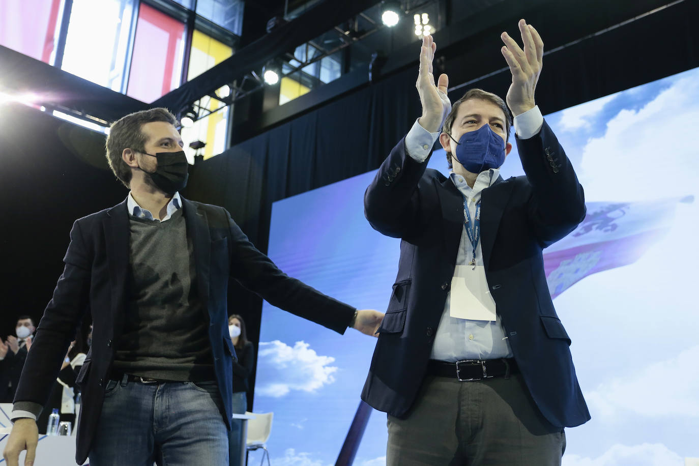 El presidente del PP, Pablo Casado asiste al XIV Congreso del partido de Castilla y León. Junto a él, el presidente autonómico, Alfonso Fernández Mañueco.
