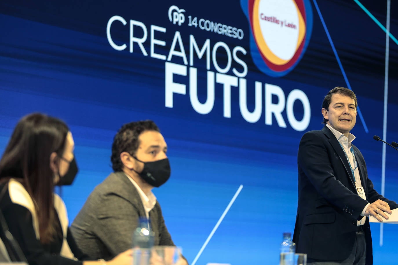 El presidente del PP, Pablo Casado asiste al XIV Congreso del partido de Castilla y León. Junto a él, el presidente autonómico, Alfonso Fernández Mañueco.