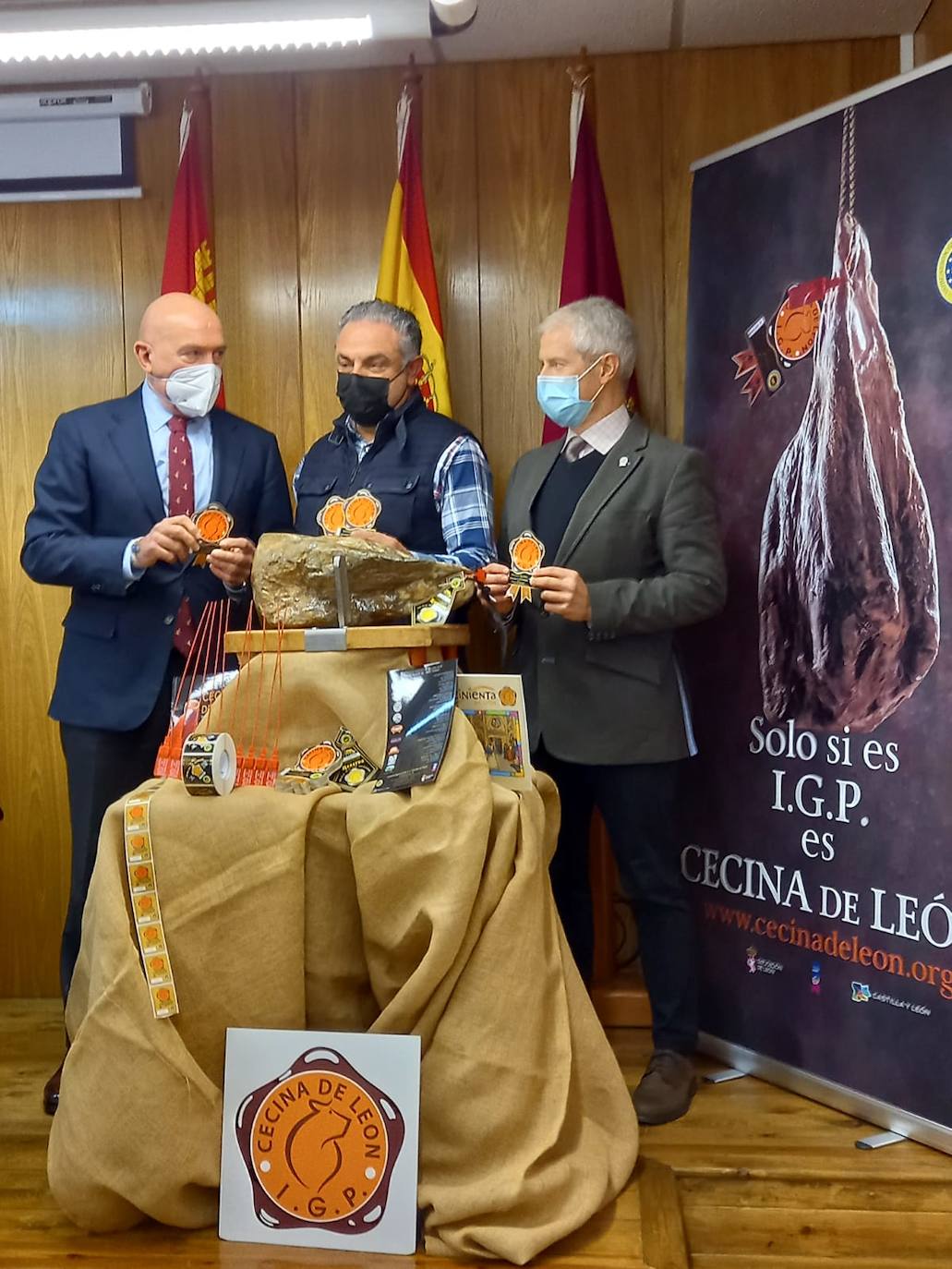 El presidente del Consejo Regulador de la IGP 'Cecina de León', José Luis Nieto, ha señalado que estas conclusiones contribuyen a poner en valor la 'Cecina de León'.