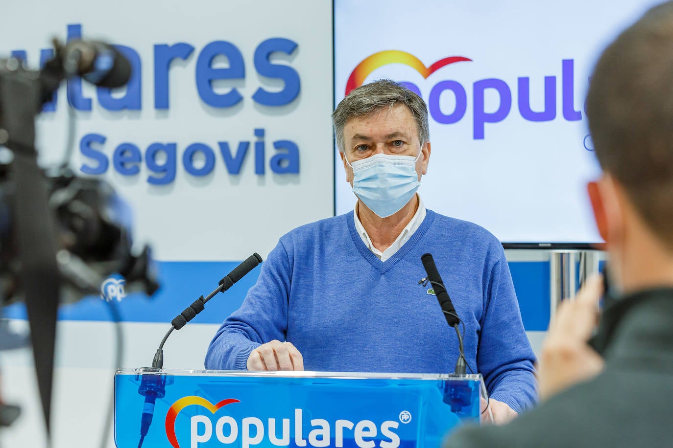 El candidato y cabeza de lista a las Cortes de Castilla y León por el PP de Segovia, Francisco Vázquez, ofrece una rueda de prensa para tratar diversos asuntos de actualidad.