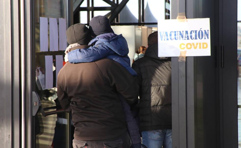 El proceso de vacunación llega a los más pequeños, los de cinco años, edad más baja para los que está autorizada el suministro de dosis pediátricas.