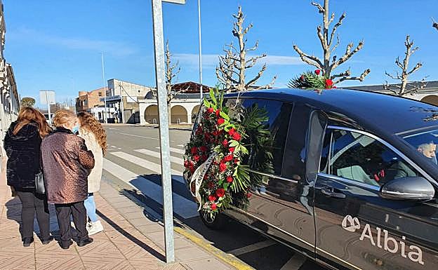 Imagen. En una ceremonia intima los familiares más próximos se han despedido de Saturnino de la Fuente, el hombre más longevo del mundo.