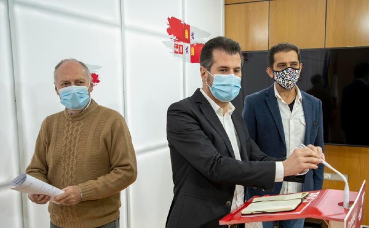 Luis Tudanca se reúne con los coordinadores autonómcios de UGT y CCOO.