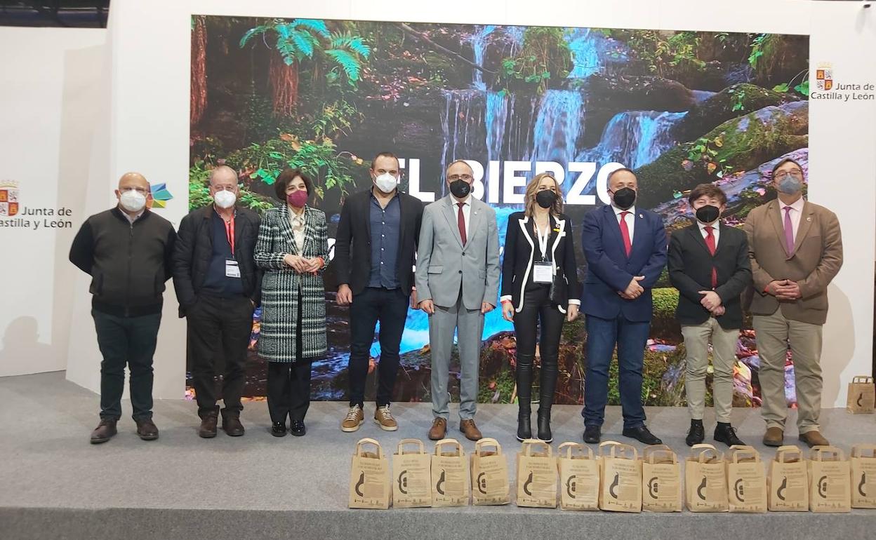 Los representantes del Bierzo tras las diferentes presentaciones de la oferta turística de la comarca.