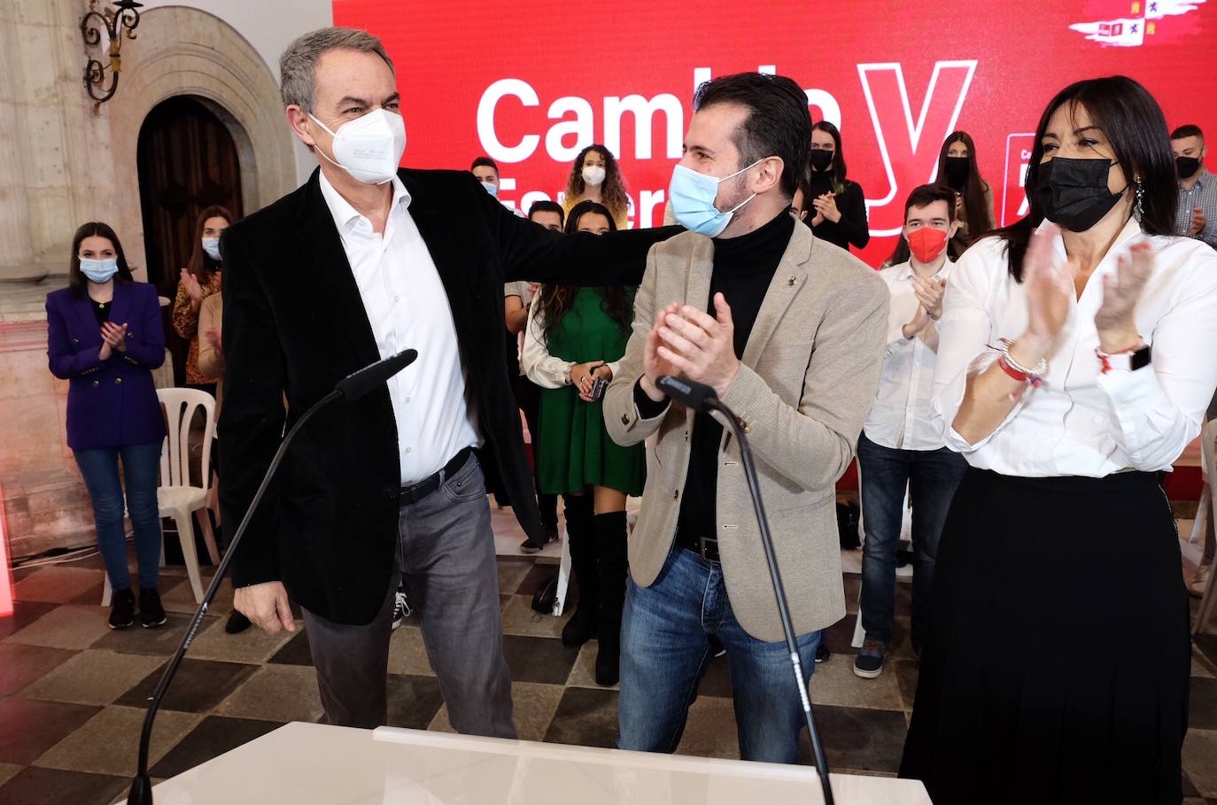 El expresidente del gobierno, José Luis Rodríguez Zapatero y el candidato a la presidencia de la Junta de Castilla y León, Luis Tudanca, participan en la clausura de la Escuela de Gobierno del PSCyL en Salamanca.