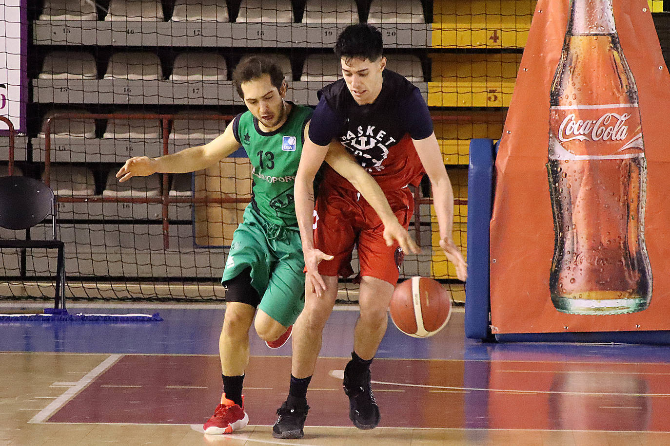 El conjunto leonés ha disputado su primer partido del año en el Palacio con victoria ante el Innoporc Claret segoviano.