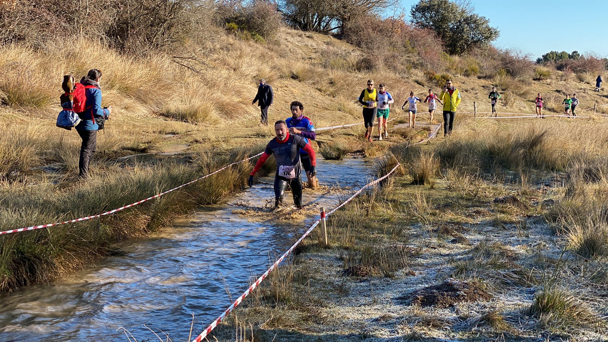 Jorge García Villacorta y Mónica Aller triunfan en el Cross de Villabalter