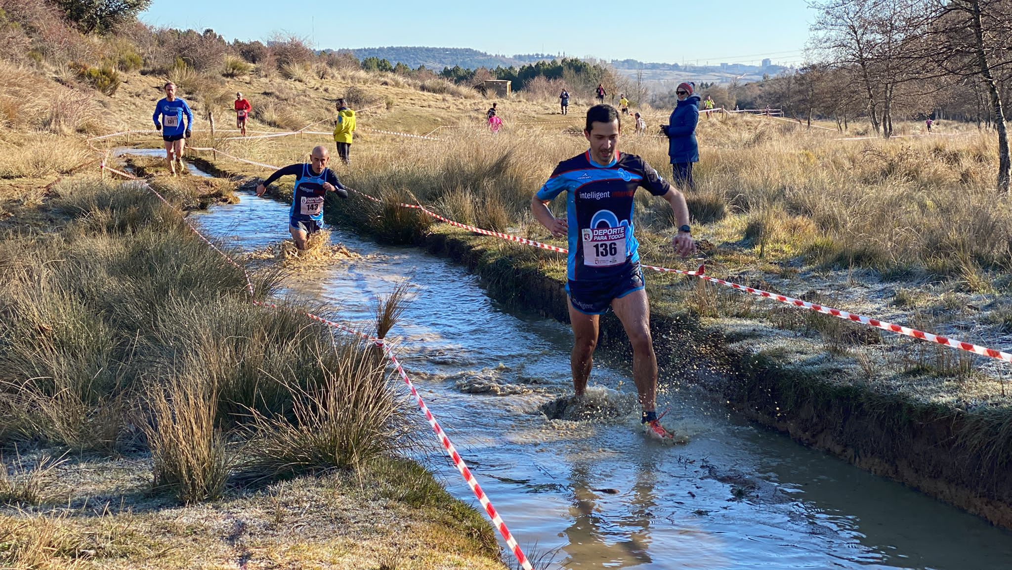 Jorge García Villacorta y Mónica Aller triunfan en el Cross de Villabalter