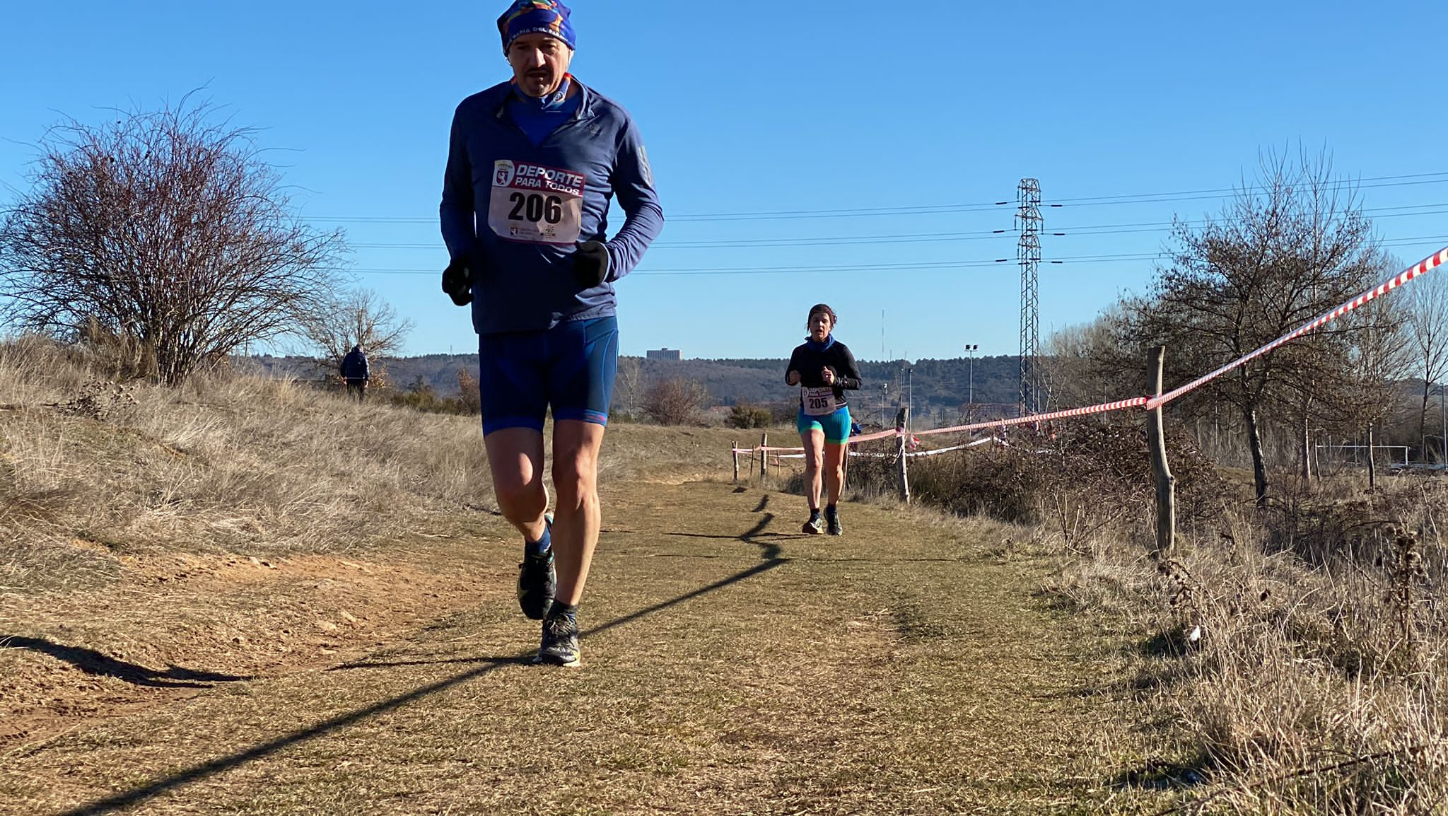 Jorge García Villacorta y Mónica Aller triunfan en el Cross de Villabalter