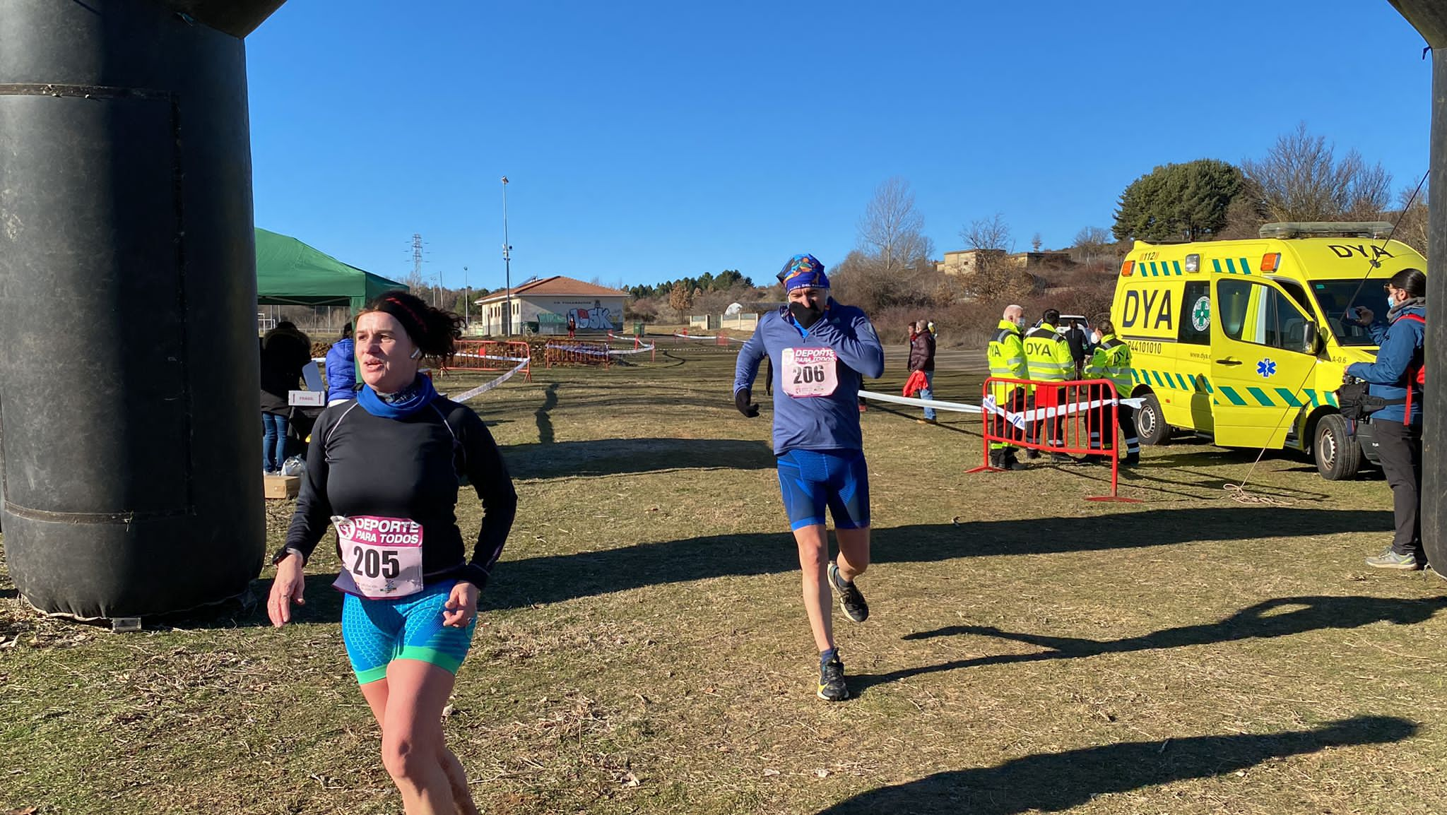 Jorge García Villacorta y Mónica Aller triunfan en el Cross de Villabalter