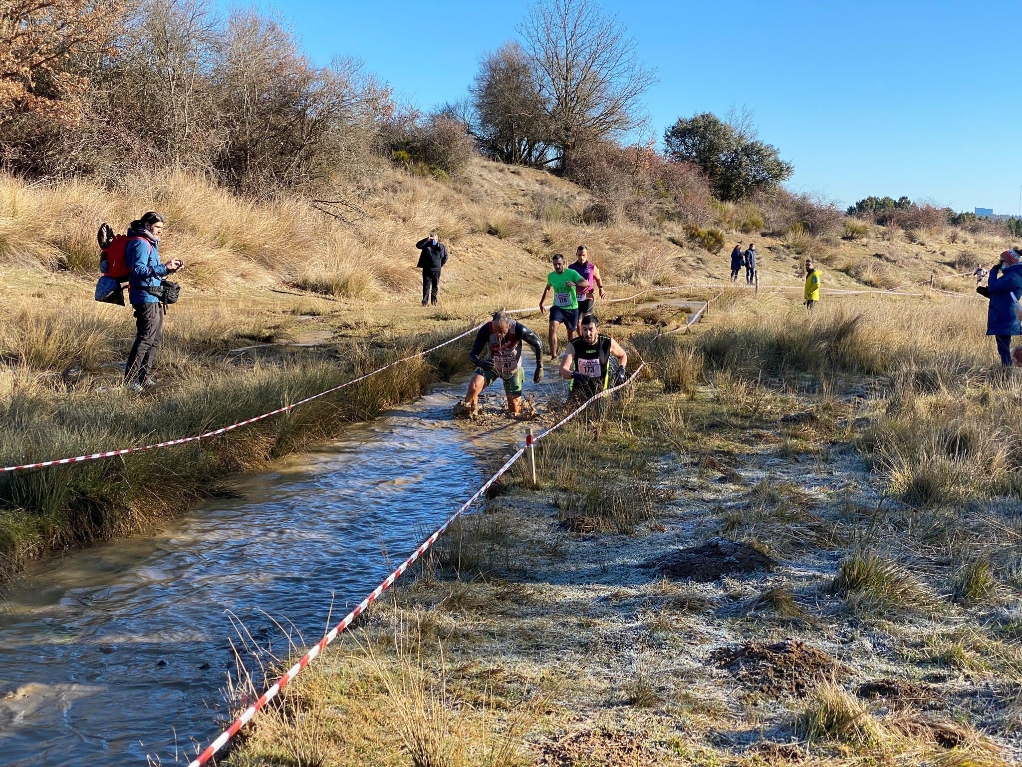 Jorge García Villacorta y Mónica Aller triunfan en el Cross de Villabalter