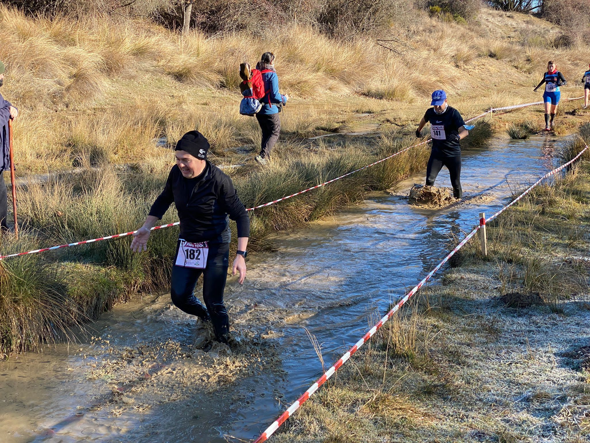 Jorge García Villacorta y Mónica Aller triunfan en el Cross de Villabalter