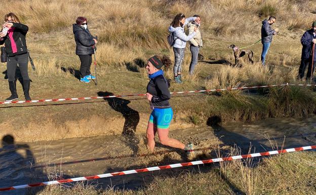 Galería. Los participantes superaron un recorrido duro y técnico.