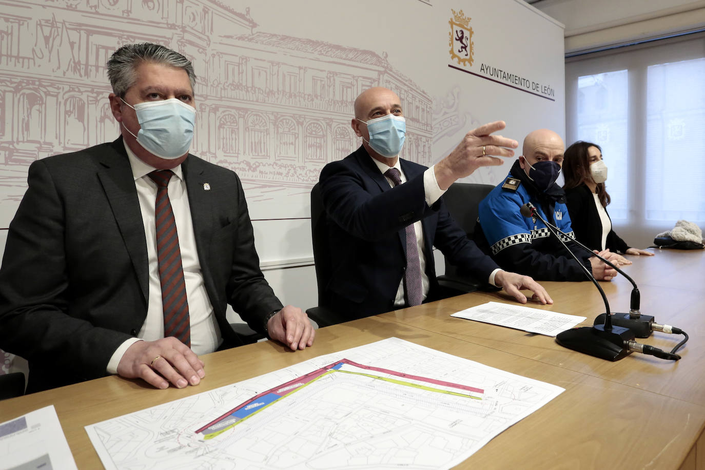 El alcalde de León, José Antonio Diez, presenta el proyecto de Vía de Penetración Norte de la ciudad.