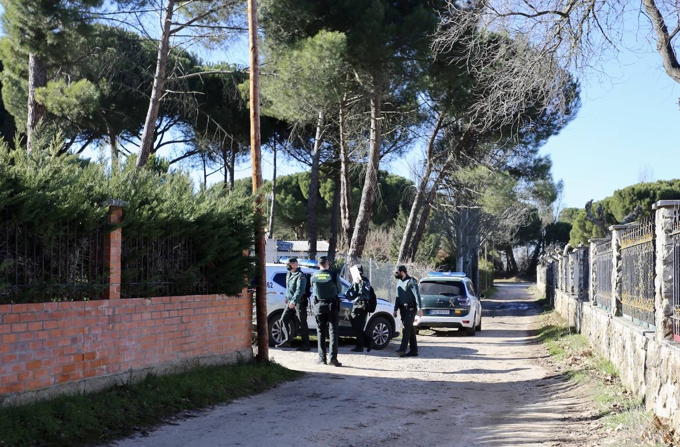 El detenido por la desaparición de Esther López estaba preparando su huida, según los investigadores. La Guardia Civil registra «de forma minuciosa» la vivienda del detenido en la noche de sábado por su presunta implicación en la desaparición de la joven de Traspinedo (Valladolid) Esther López de la Rosa. 