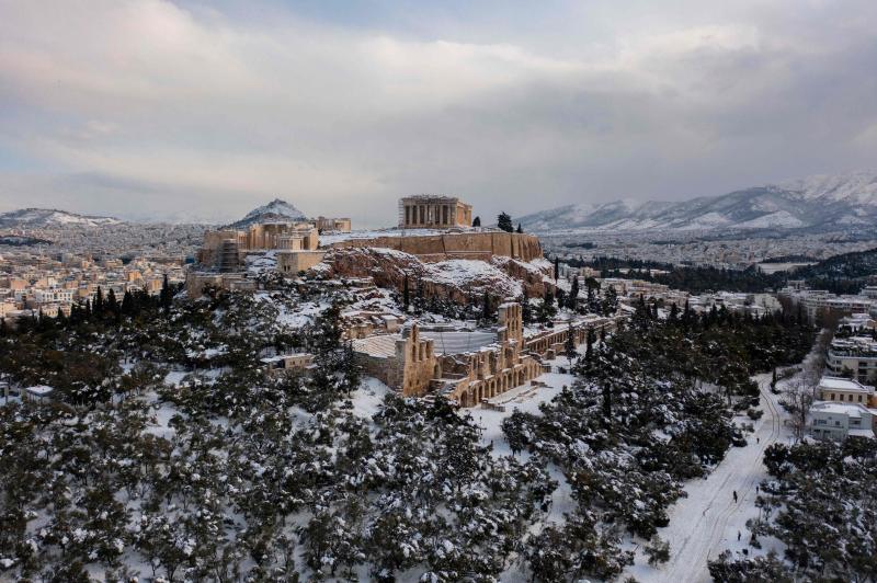 Fotos: La Acrópolis de Atenas, bajo la nieve