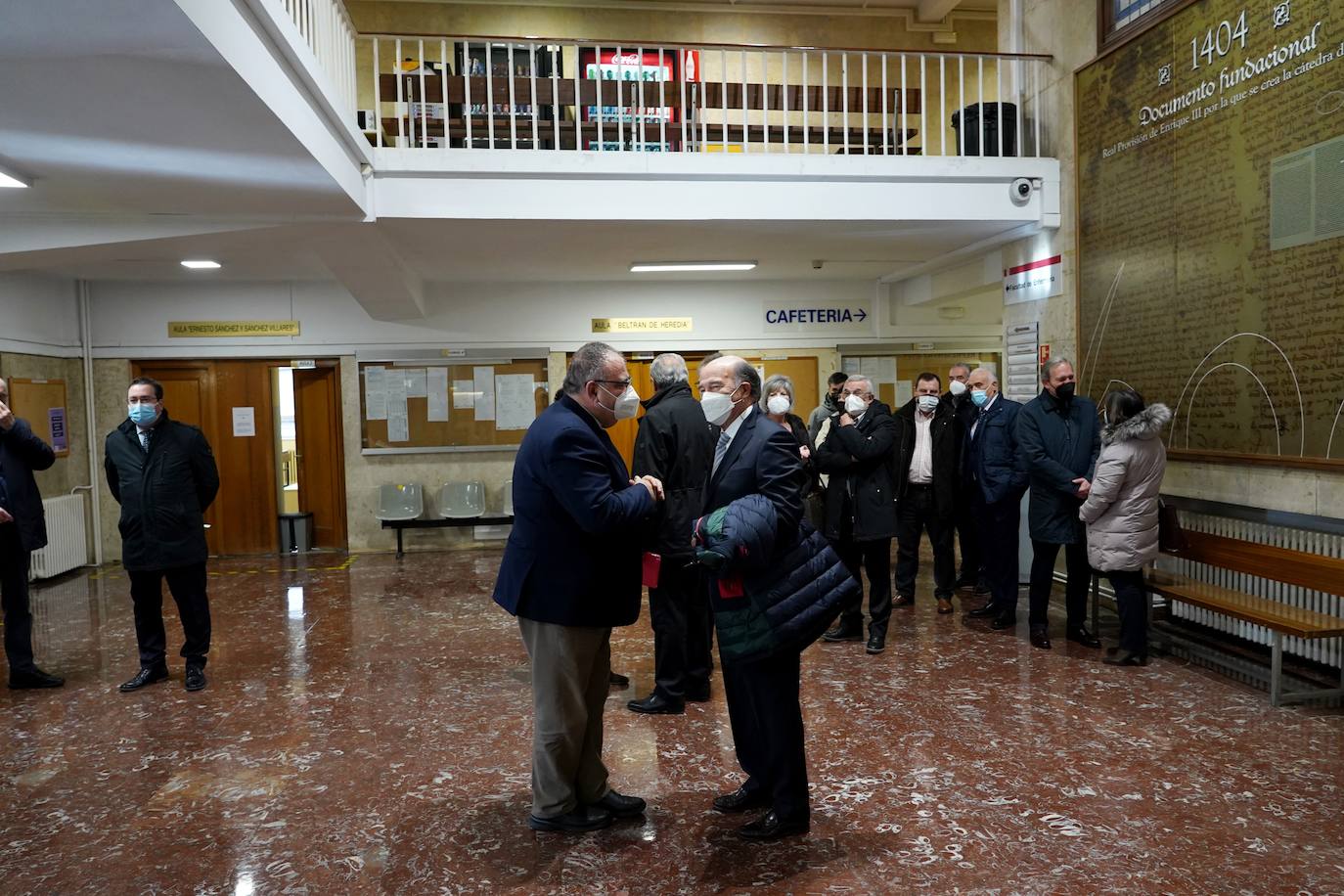 El presidente del Consejo, José Luis Díaz Villarig, junto al consejero de Sanidad Alejandro Vázquez en una jornada sobre las propuestas de los partidos políticos en materia sanitaria de cara a las elecciones autonómicas.