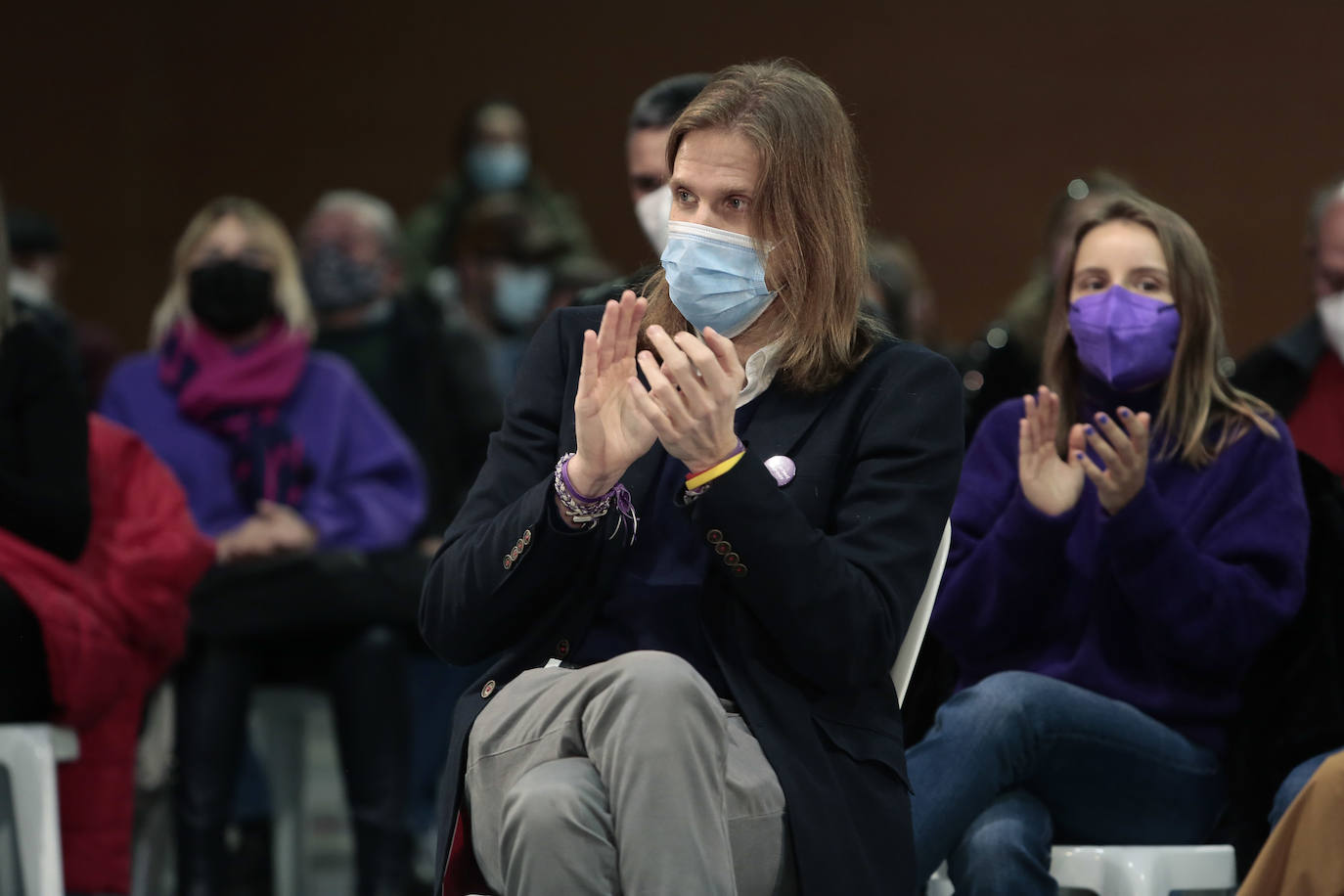 Las minsitras arropan a Pablo Fernández en el priemr acto de campaña hacia las elecciones del 13-F.