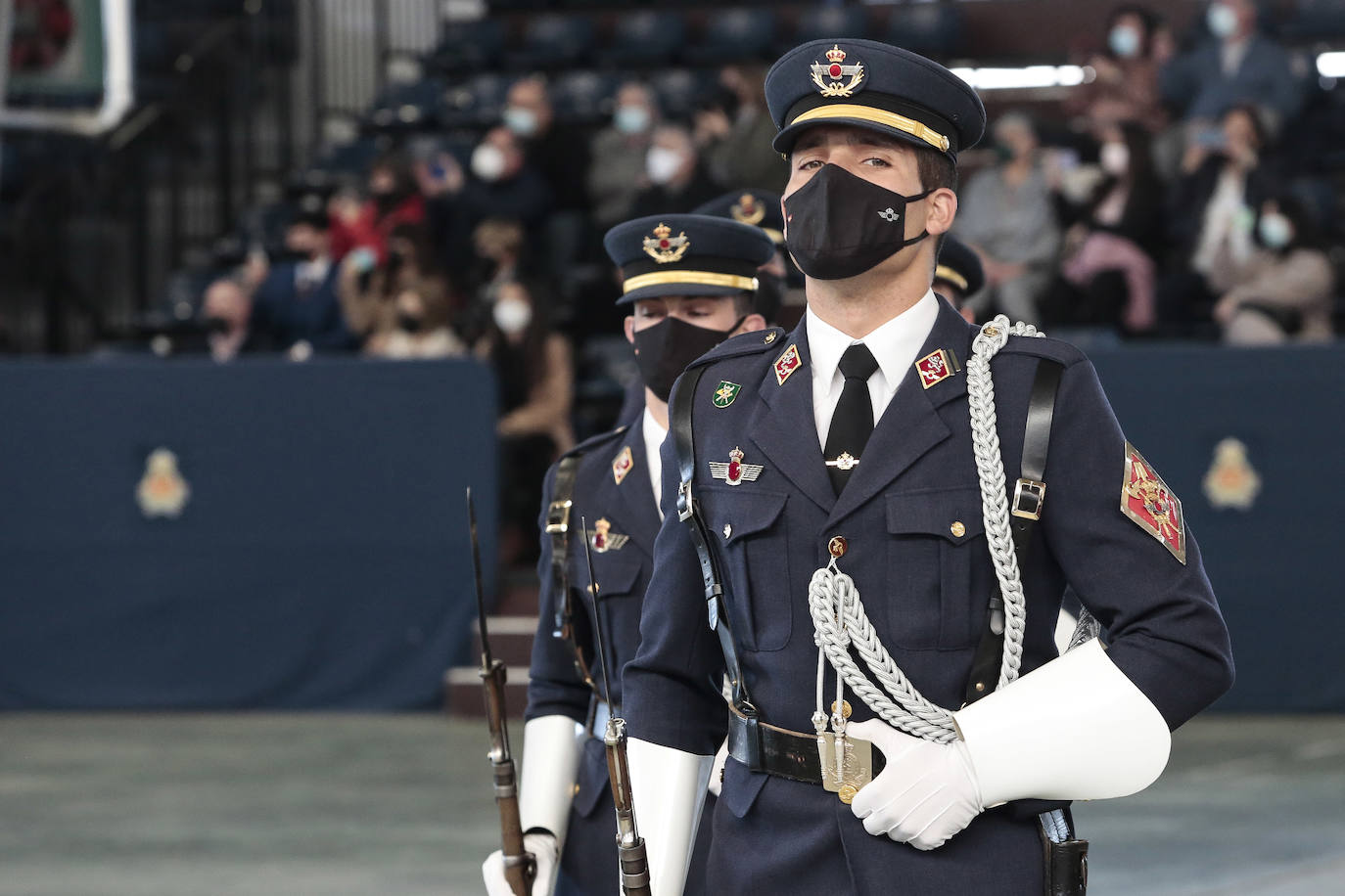 39 alumnos aspirantes a Militar de Tropa y Marinería juraron fidelidada la bandera. 