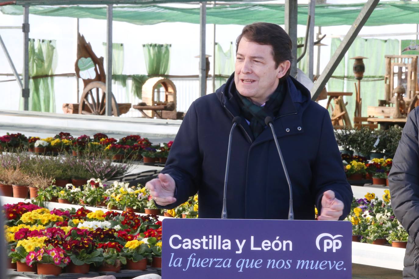 El candidato del PP a la Presidencia de la Junta, Alfonso Fernández Mañueco, visita la localidad zamorana de Benavente, donde visita el centro especial de empleo de Asprosub junto a la cabeza de lista por Zamora a las Cortes, Isabel Blanco