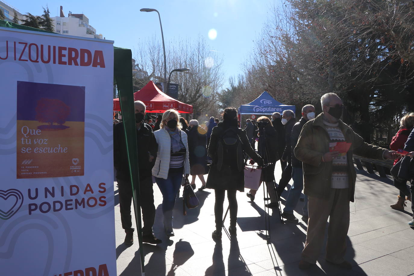 Varias formaciones han aprovechado la mañana para recorrer la calle y hacer campaña en estos primeros días para el 13-f.