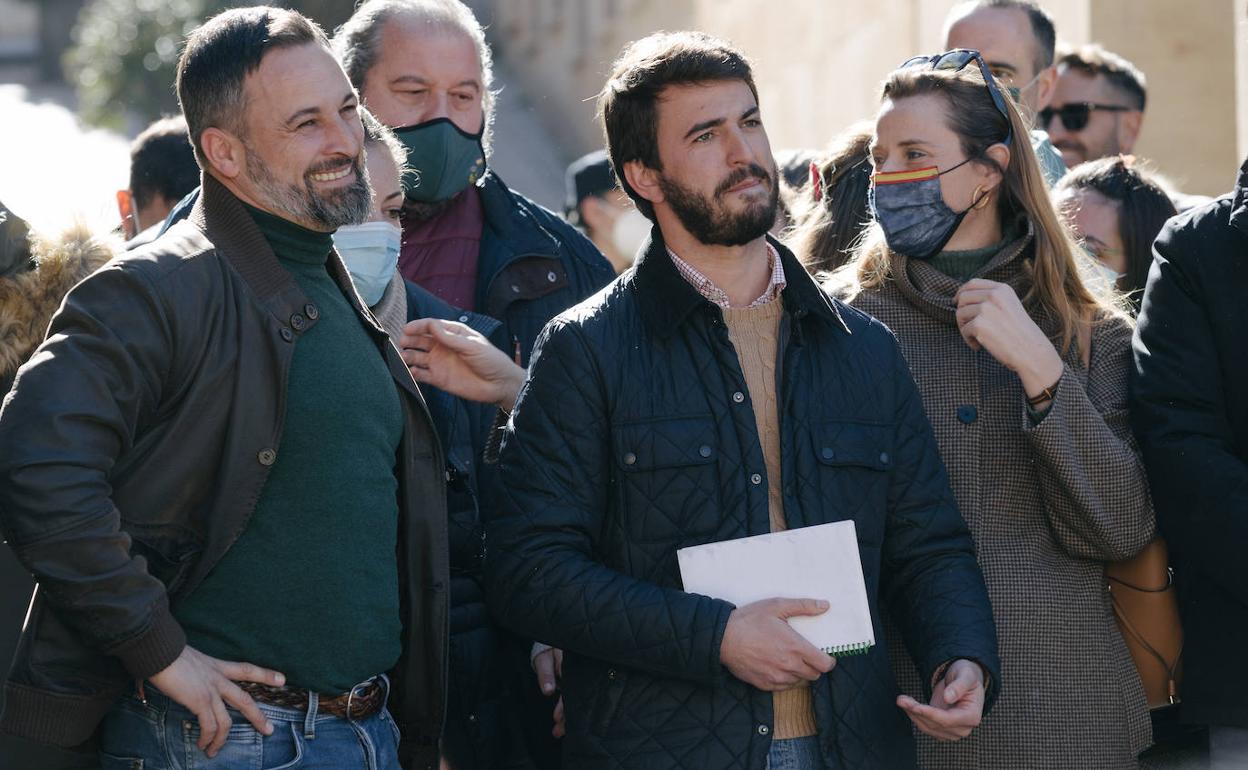 VOX se dirigió a Mañueco para decirle que no regalará a nadie sus votos si frustra el cambio de rumbo que la formación plantea. 