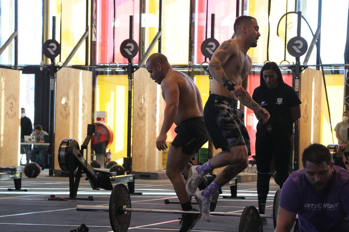 Competición de crossfit en el Palacio de Exposiciones de León.