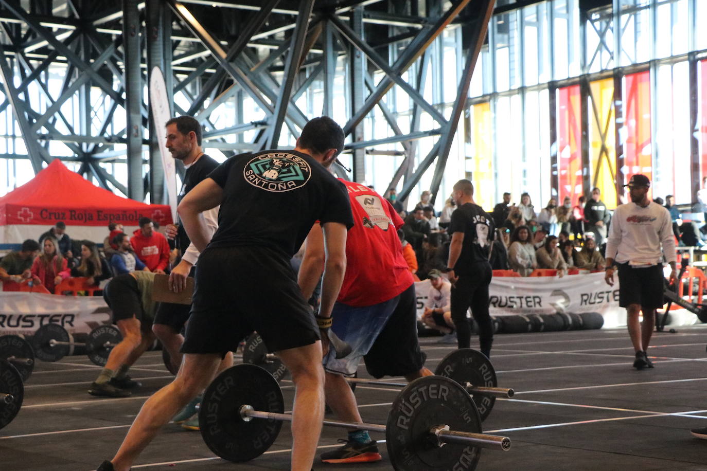 Competición de crossfit en el Palacio de Exposiciones de León.