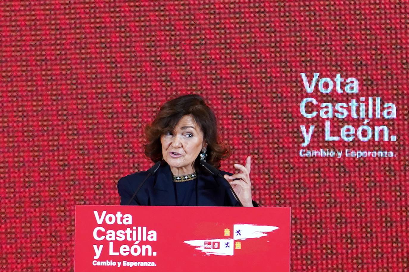 Acto político del PSOE en Medina del Campo (Valladolid) con el secretario del partido en la localidad, Luis Manuel Pascual; la cabeza de lista por la provincia, Patricia Gómez; el secretario provincial Óscar Puente; la exvicepresidenta Carmen Calvo y el candidato a la Presidencia de la Junta, Luis Tudanca..